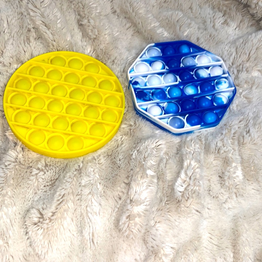 Pop it’s ( fidgets)